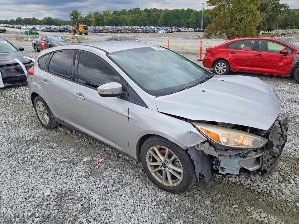2017 FORD FOCUS SE 4