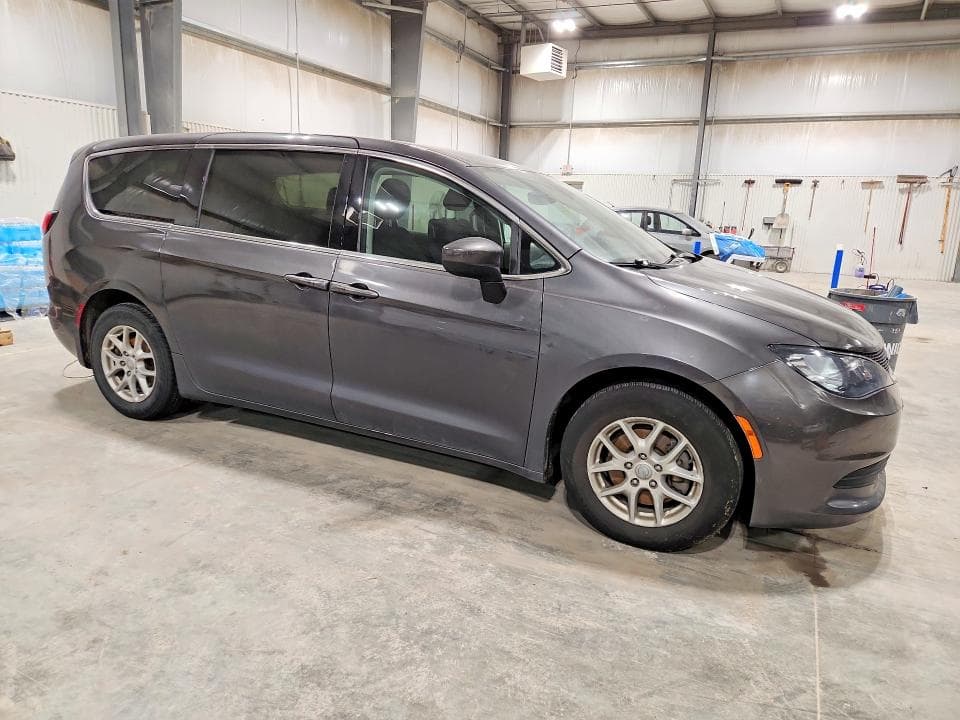 2017 CHRYSLER PACIFICA TOURING 4