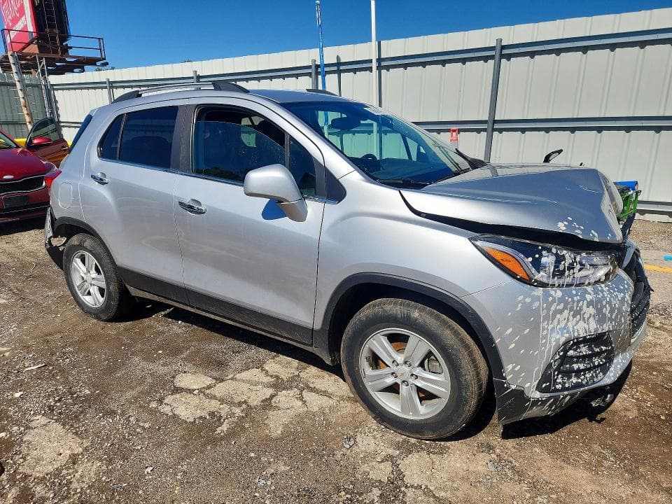 2017 CHEVROLET TRAX 1LT 4