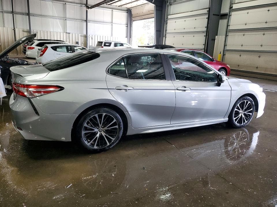 2020 TOYOTA CAMRY SE 3