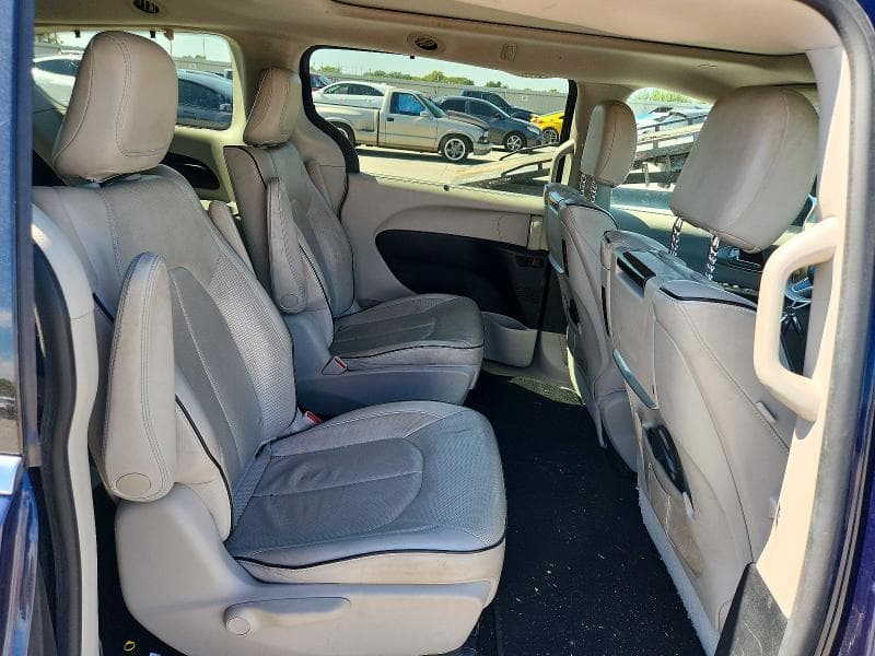 2017 CHRYSLER PACIFICA EHYBRID PLATINUM 11