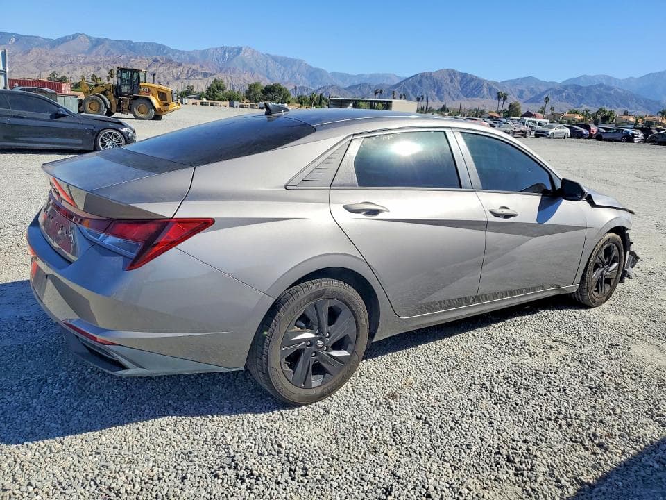 2021 HYUNDAI ELANTRA SEL 3