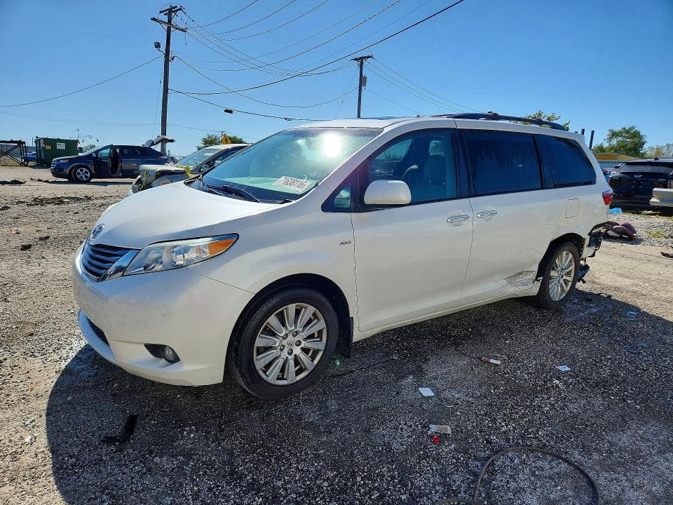 2017 TOYOTA SIENNA XLE PREMIUM 7-PASSENGER