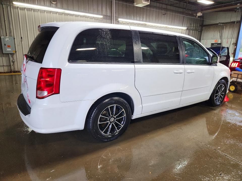 2017 DODGE GRAND CARAVAN SE 3