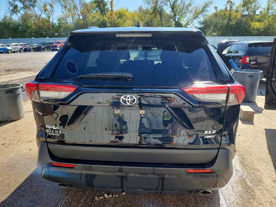2023 TOYOTA RAV4 XLE 6