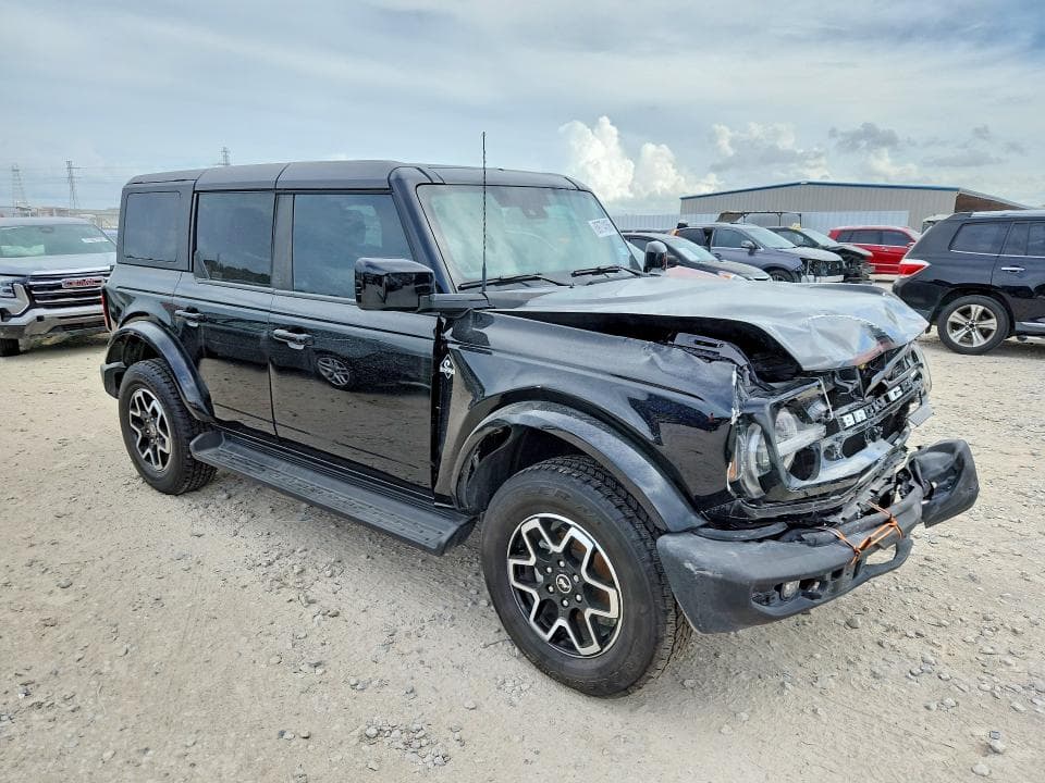 2025 FORD BRONCO OUTER BANKS 4
