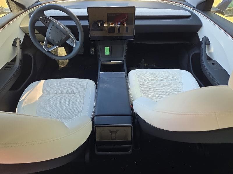 2024 TESLA MODEL 3 8