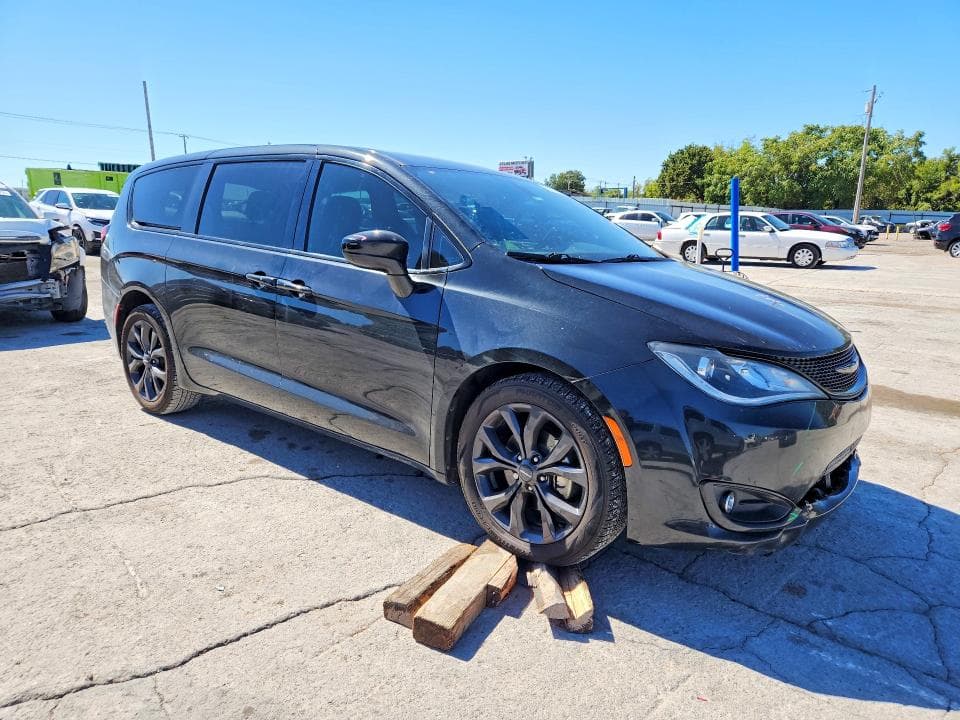 2019 CHRYSLER PACIFICA TOURING PLUS 4