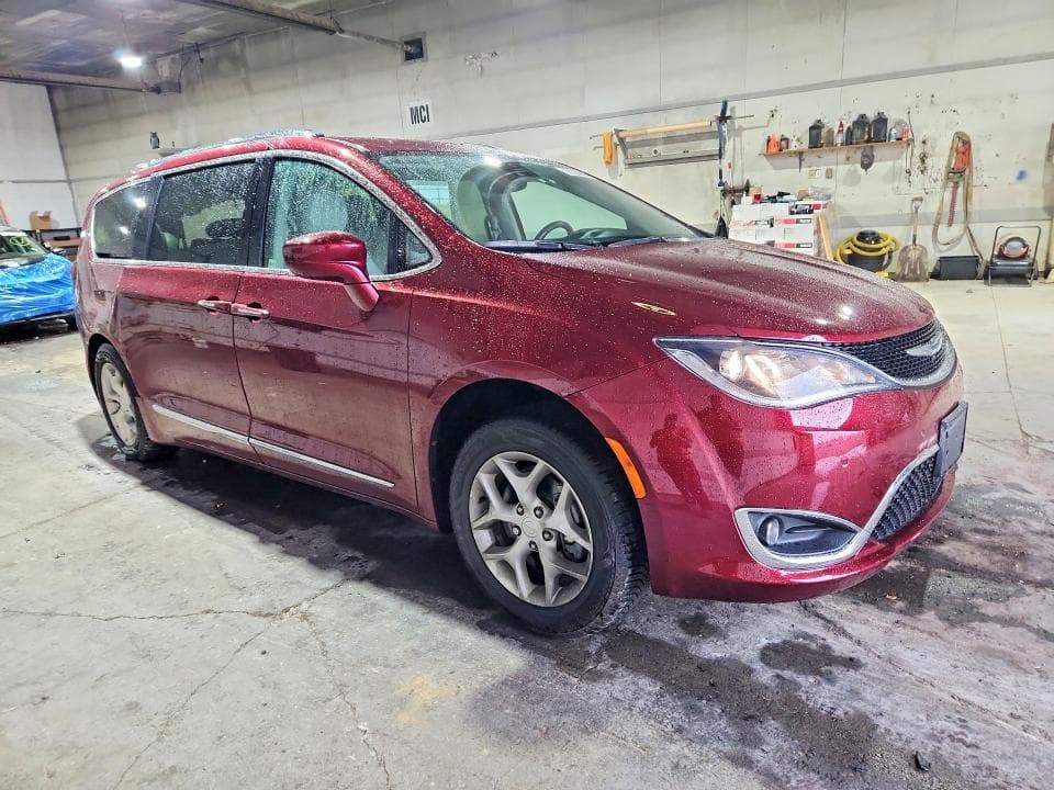 2019 CHRYSLER PACIFICA TOURING L 4