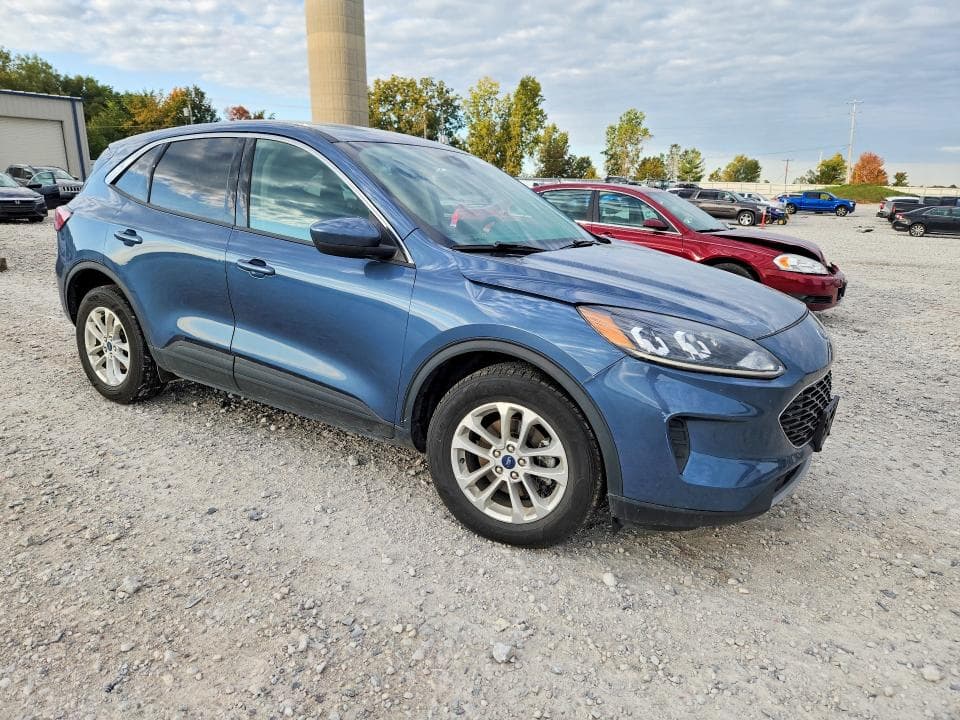2020 FORD ESCAPE SE 4