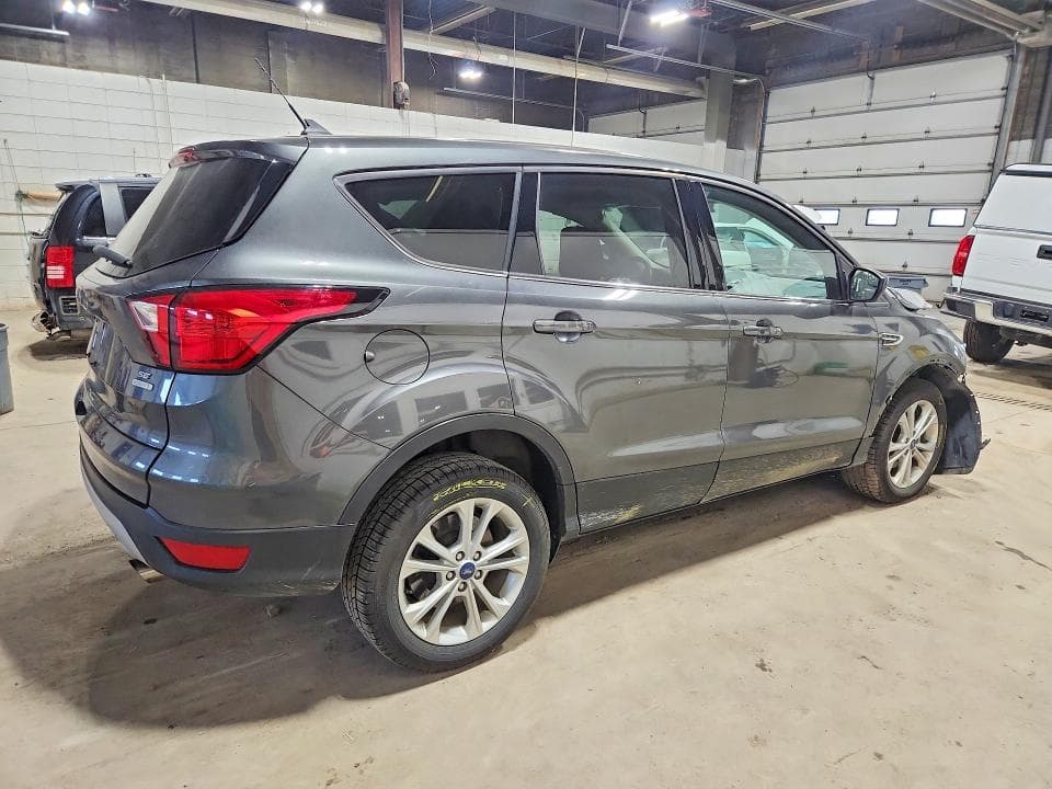 2019 FORD ESCAPE SE 3