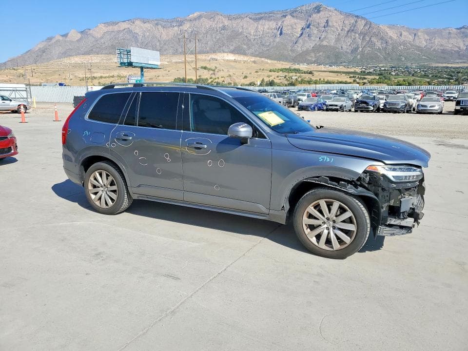 2017 VOLVO XC90 T6 4