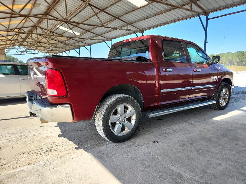 2017 RAM 1500 SLT 3