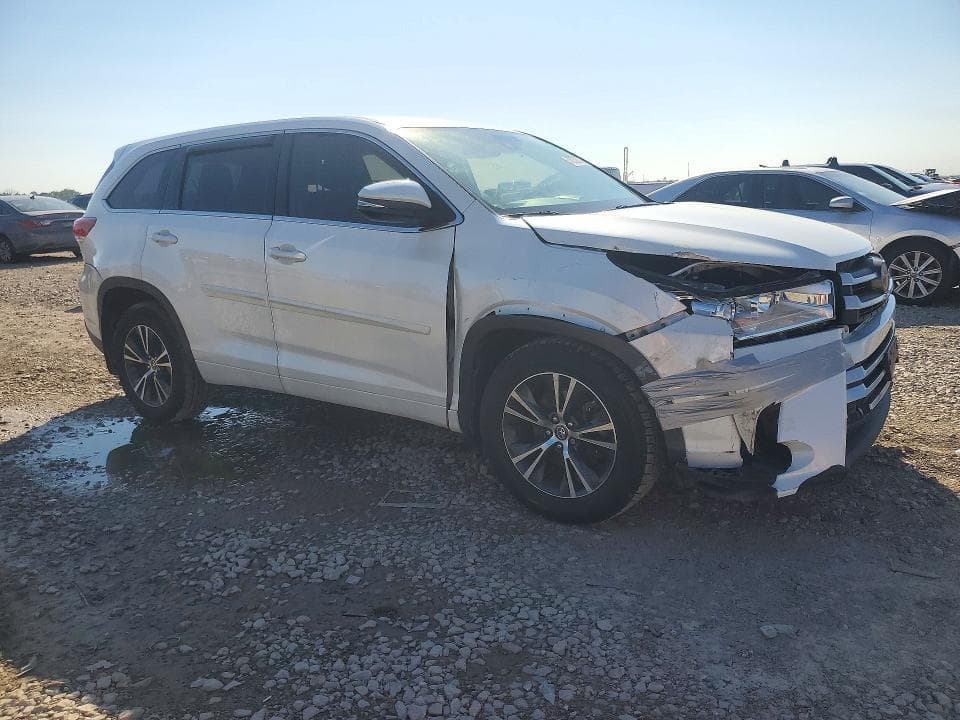 2017 TOYOTA HIGHLANDER LE PLUS 4