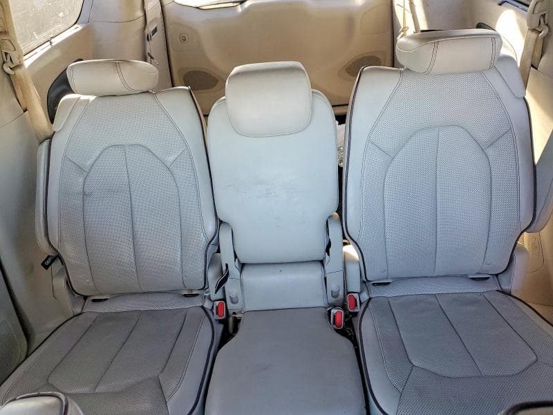 2017 CHRYSLER PACIFICA LIMITED 10