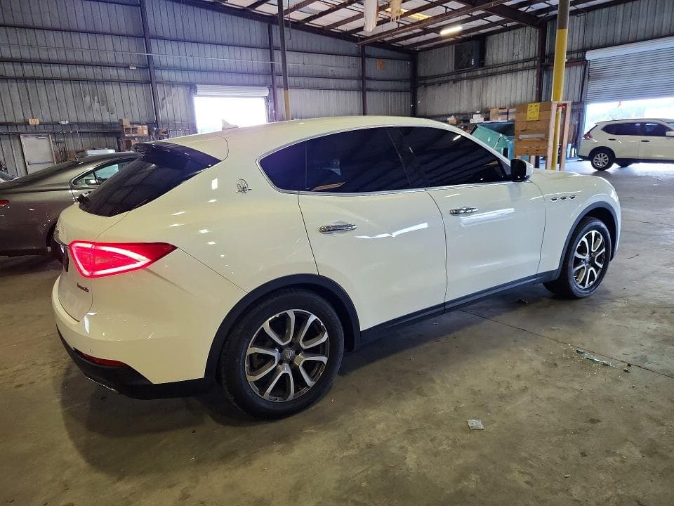 2018 MASERATI LEVANTE 3