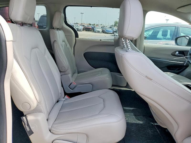 2021 CHRYSLER VOYAGER LXI 11