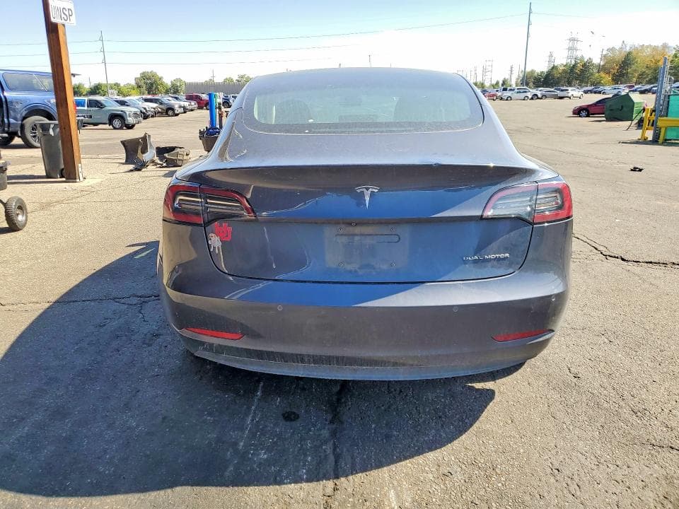 2018 TESLA MODEL 3 6