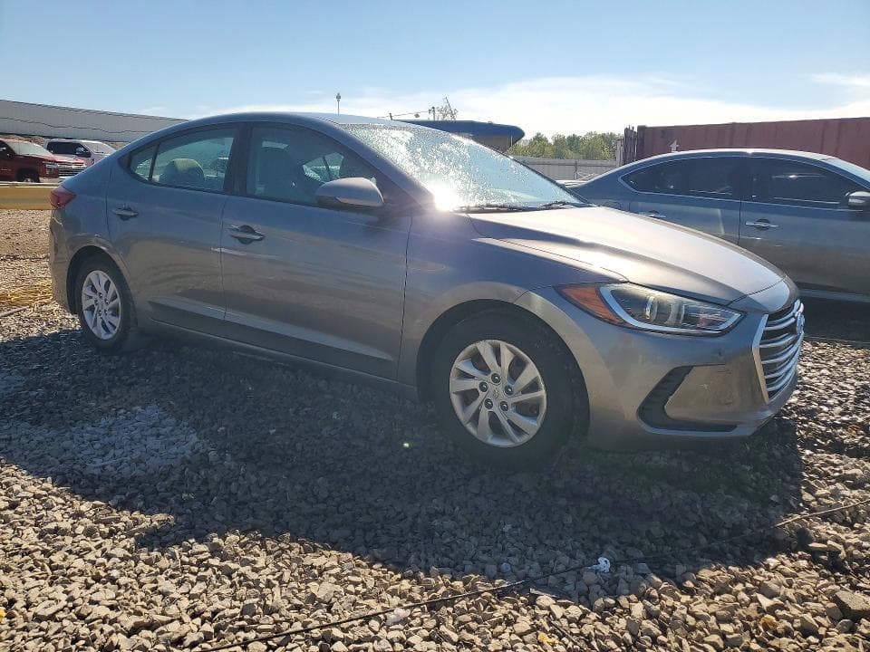 2018 HYUNDAI ELANTRA SE 4