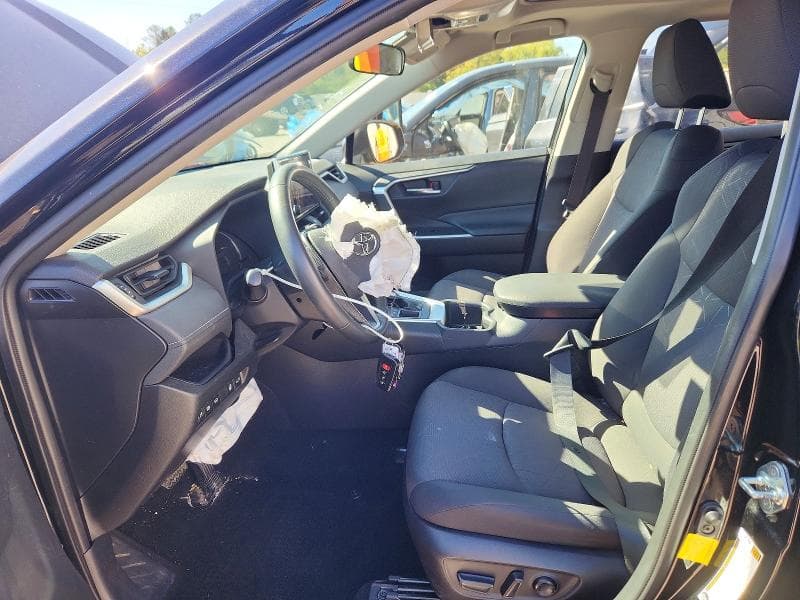 2023 TOYOTA RAV4 XLE 7
