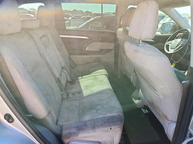 2018 TOYOTA HIGHLANDER LE 11