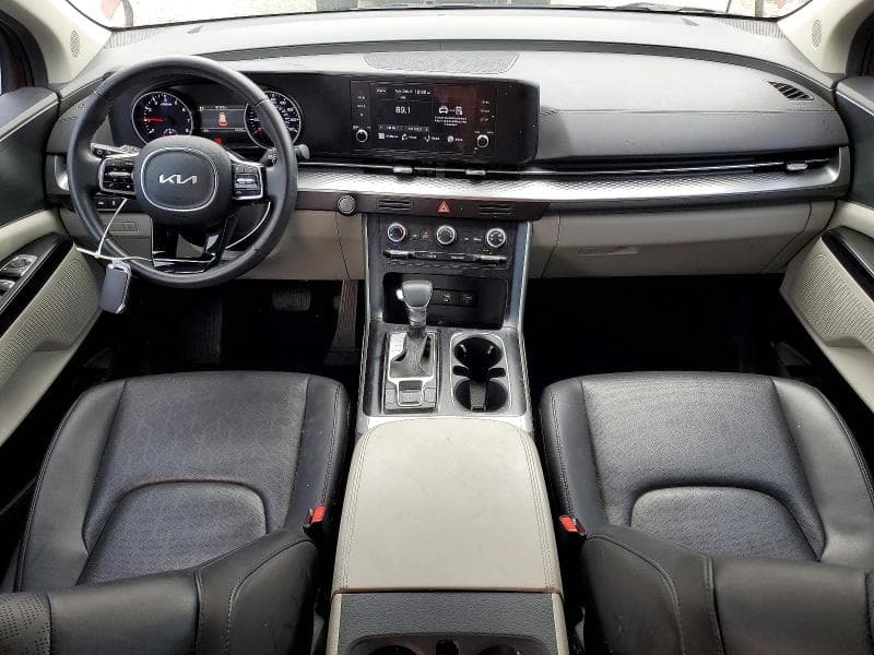 2024 KIA CARNIVAL LX 8