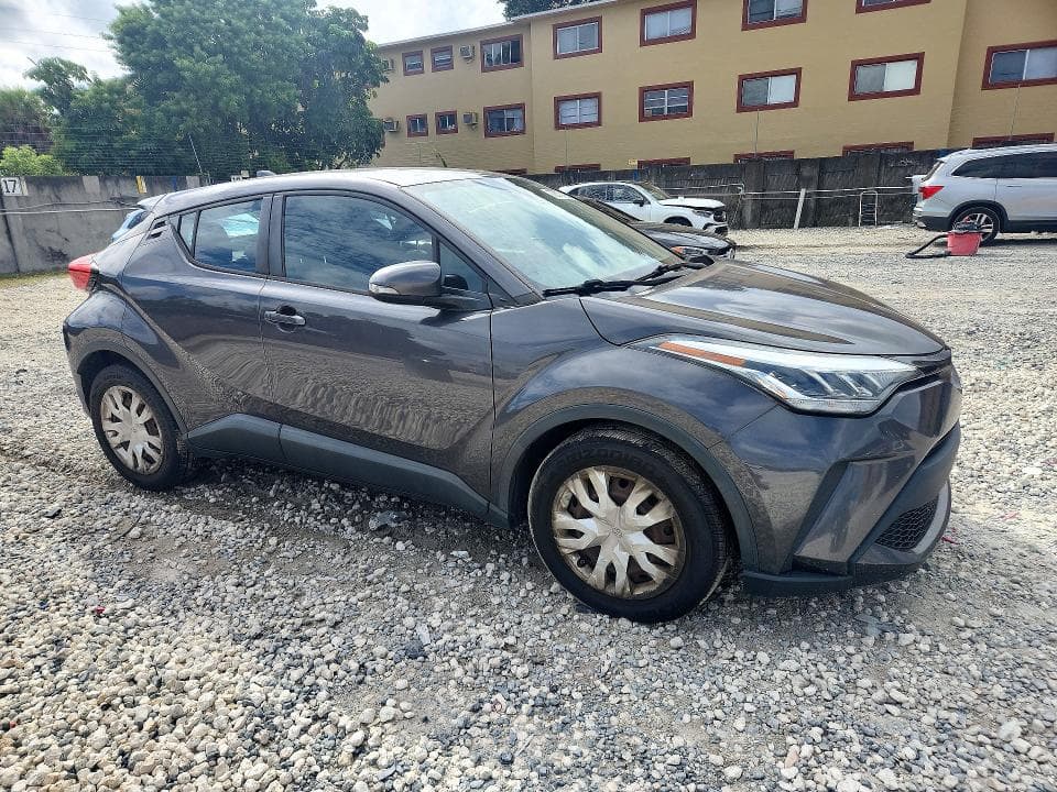 2020 TOYOTA C-HR LE 4