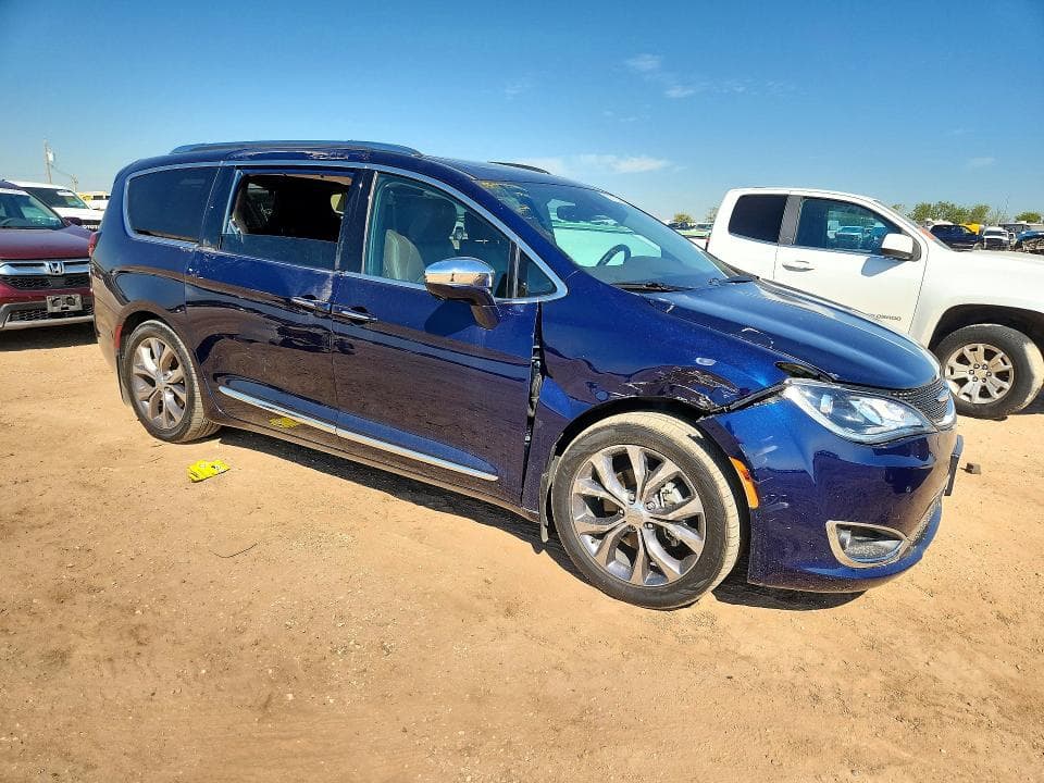 2018 CHRYSLER PACIFICA LIMITED 4