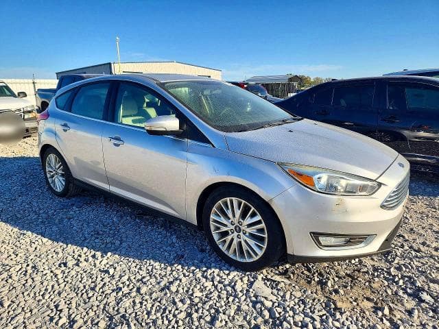 2017 FORD FOCUS TITANIUM 4