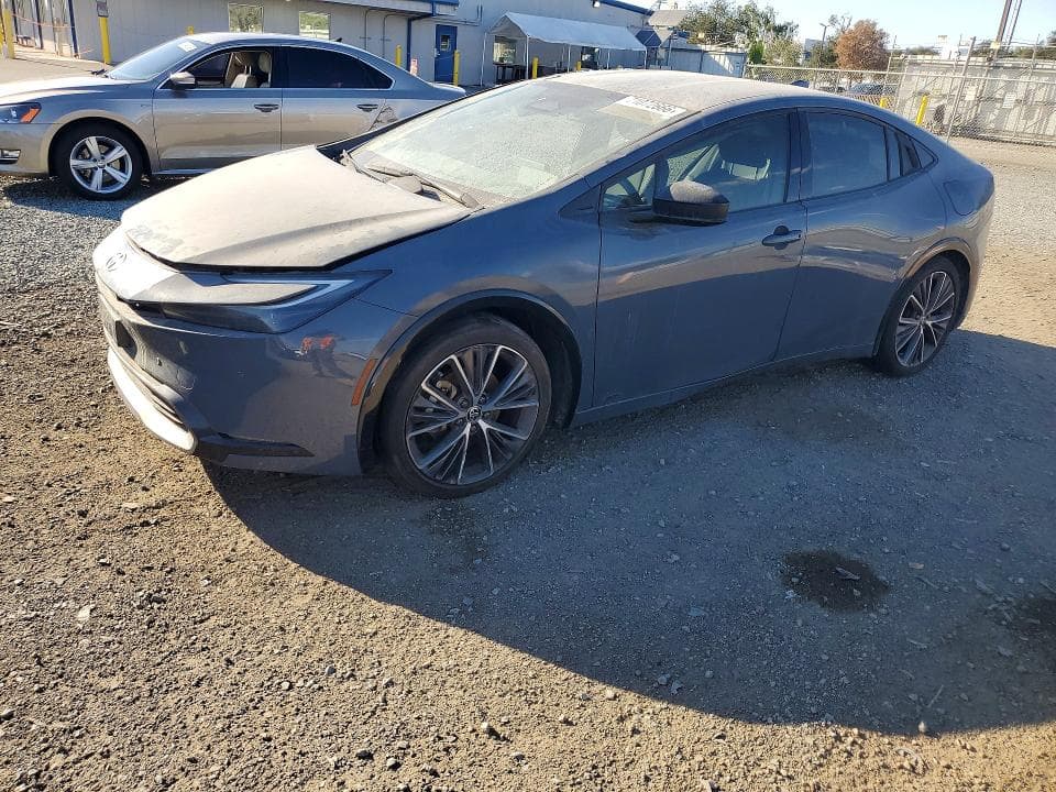 2024 TOYOTA PRIUS XLE