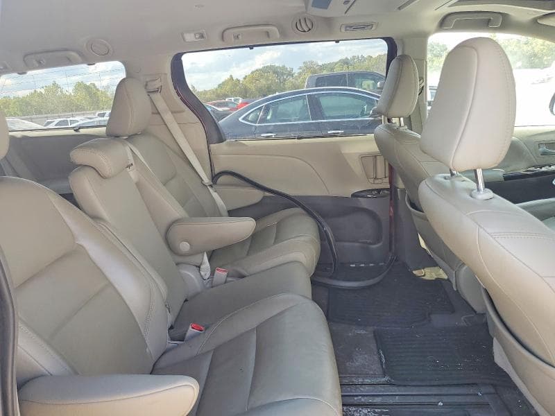 2019 TOYOTA SIENNA XLE PREMIUM 8-PASSENGER 11