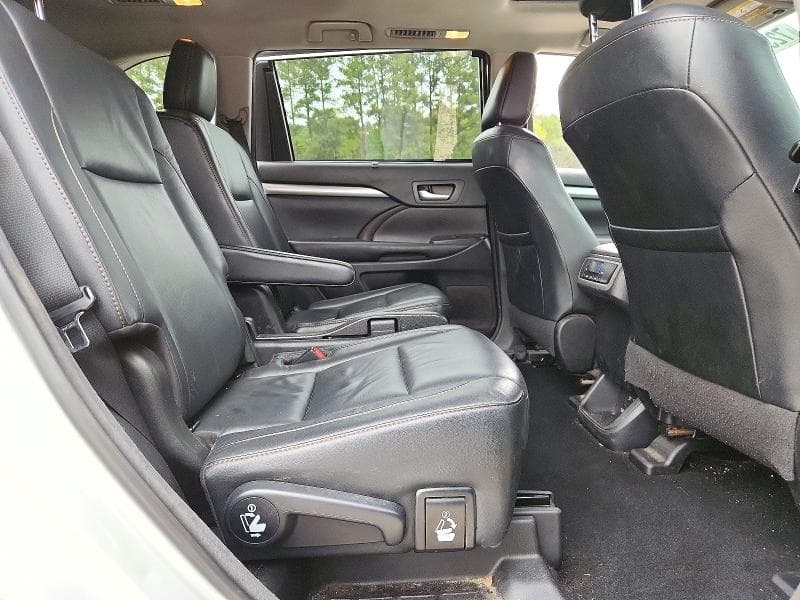 2018 TOYOTA HIGHLANDER XLE 11