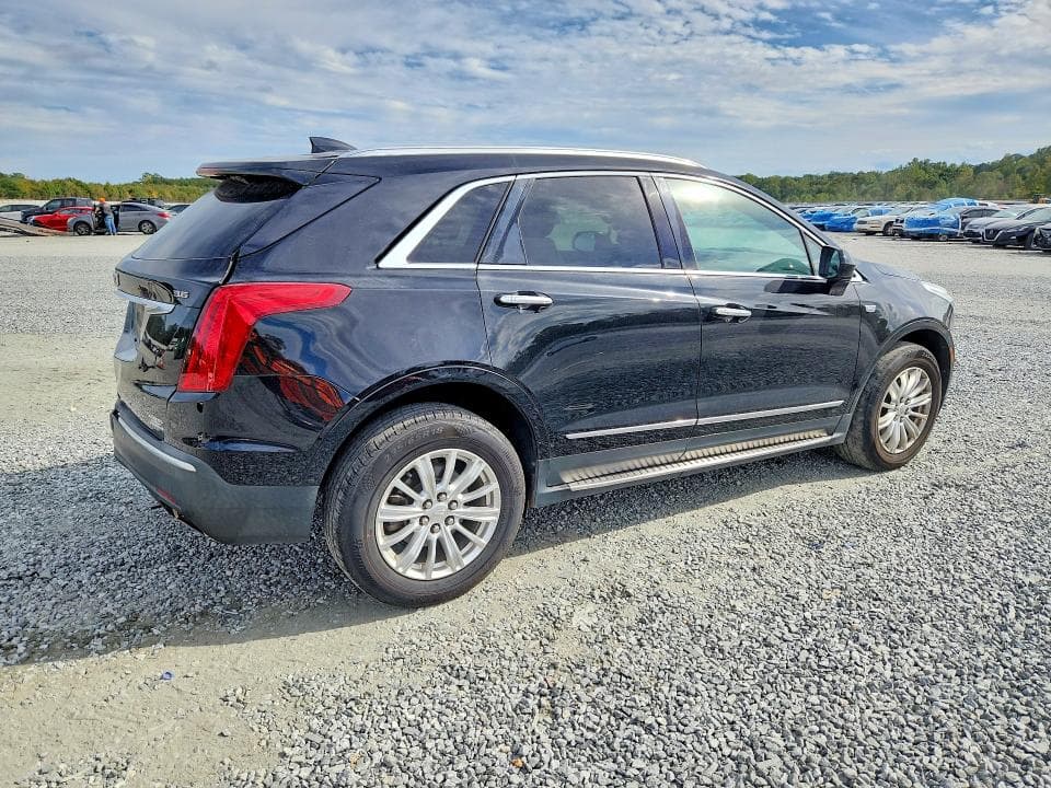 2017 CADILLAC XT5 3