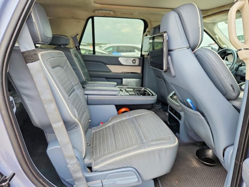 2019 LINCOLN NAVIGATOR BLACK LABEL 11