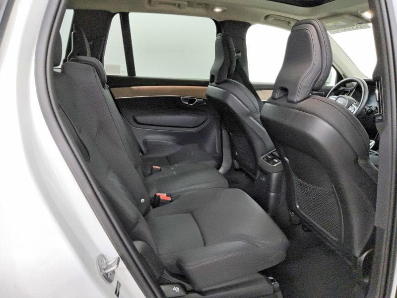 2025 VOLVO XC90 CORE 11