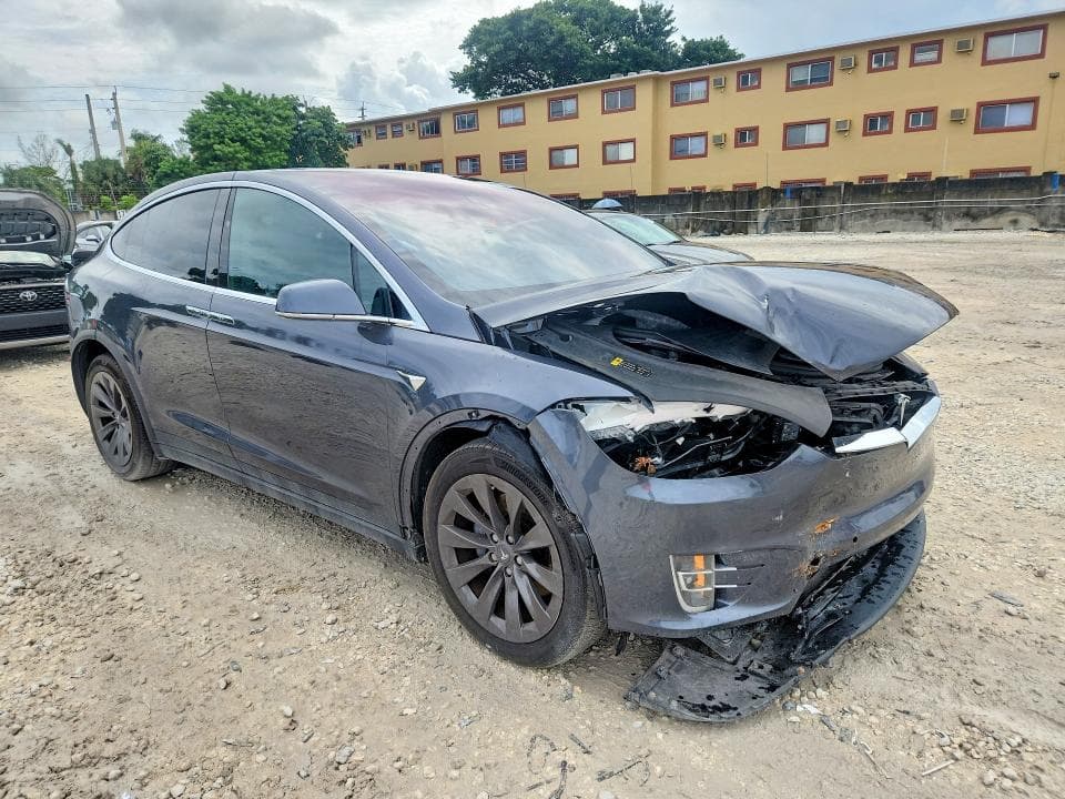 2018 TESLA MODEL X 4