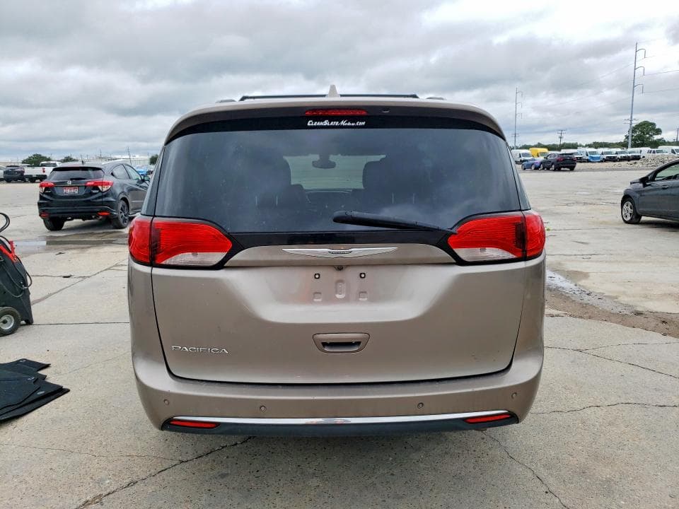 2017 CHRYSLER PACIFICA TOURING L 6