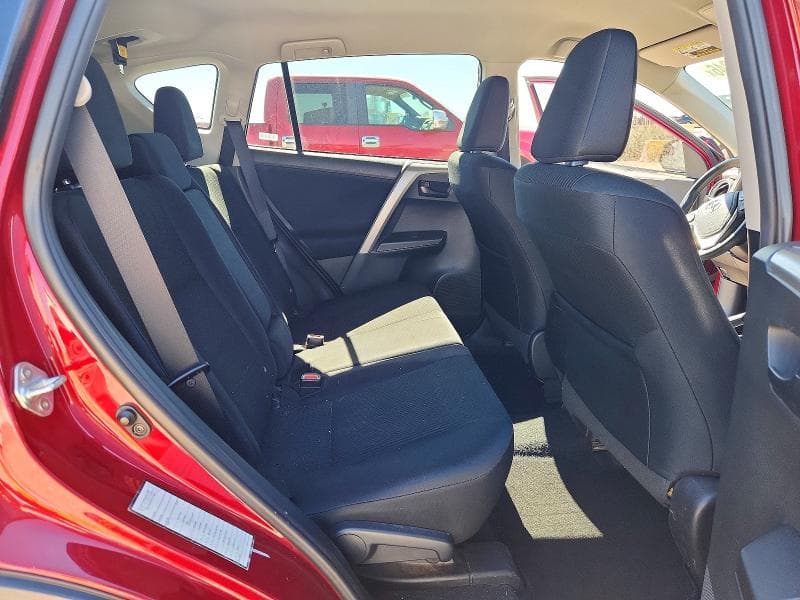 2018 TOYOTA RAV4 LE 11