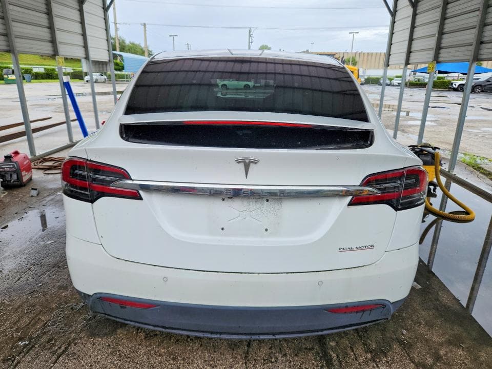 2021 TESLA MODEL X 6
