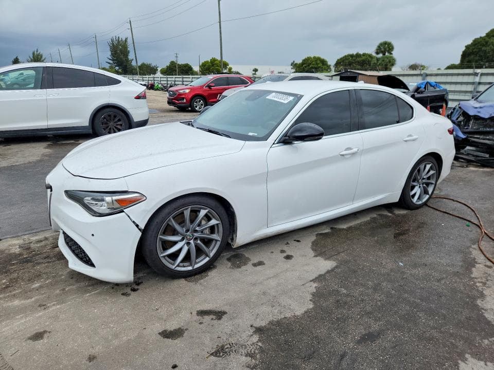 2017 ALFA ROMEO GIULIA - 1