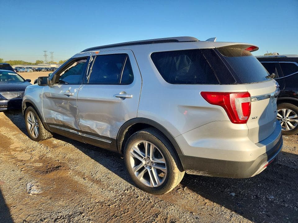 2017 FORD EXPLORER XLT 2