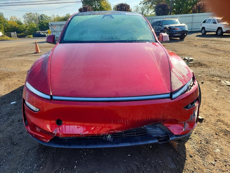 2026 TESLA MODEL Y 5