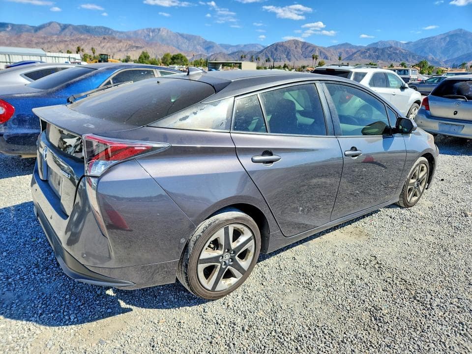 2017 TOYOTA PRIUS THREE TOURING 3