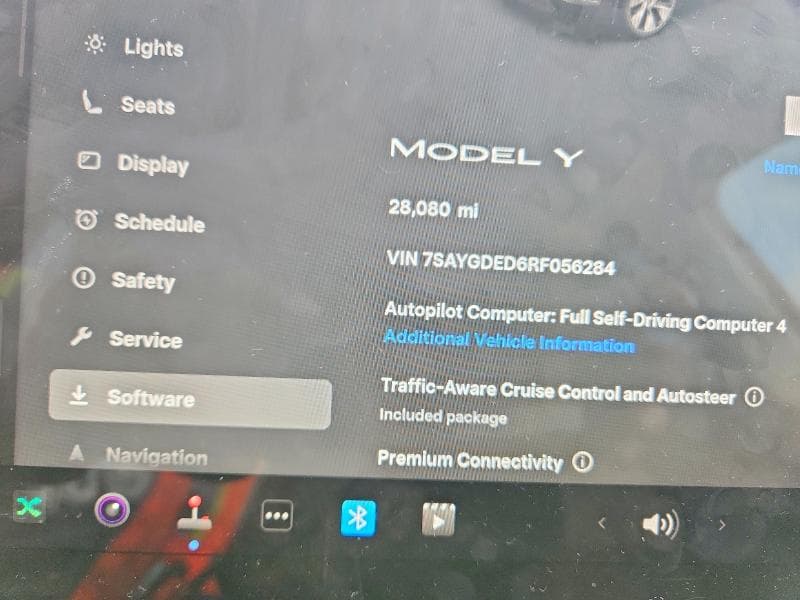 2024 TESLA MODEL Y 9
