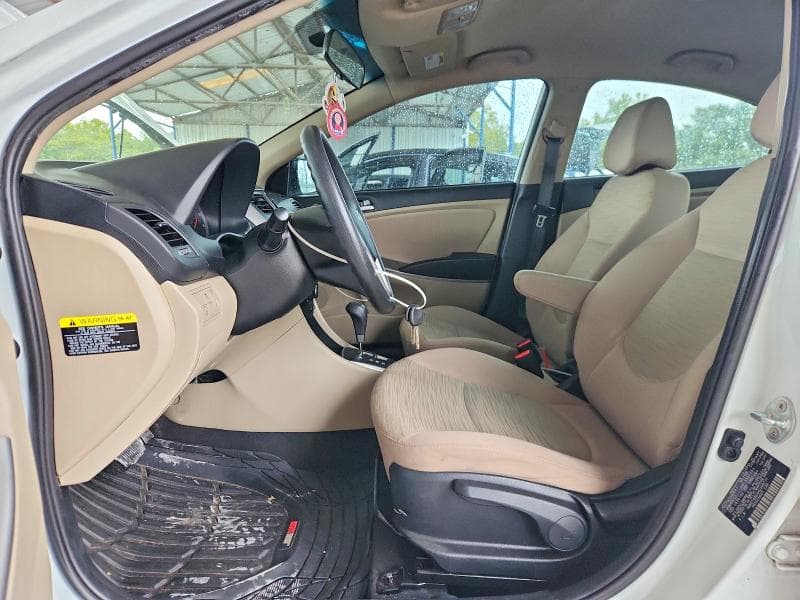 2017 HYUNDAI ACCENT SE 7
