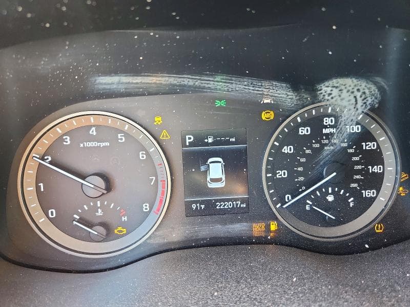 2020 HYUNDAI 4DR 9