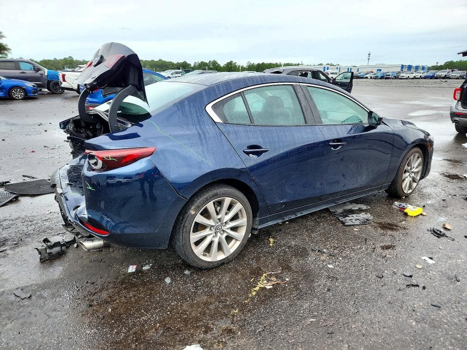 2022 MAZDA 3 SELECT 3