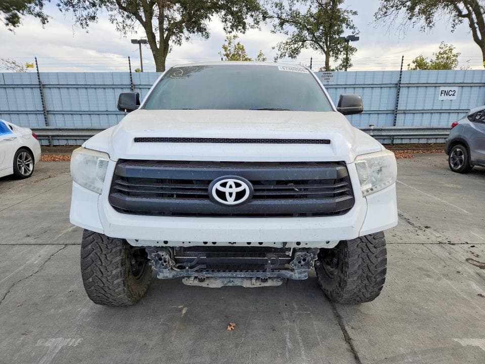 2017 TOYOTA TUNDRA SR 5