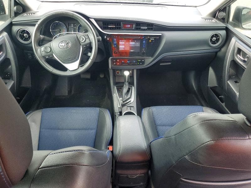 2017 TOYOTA COROLLA SE 8