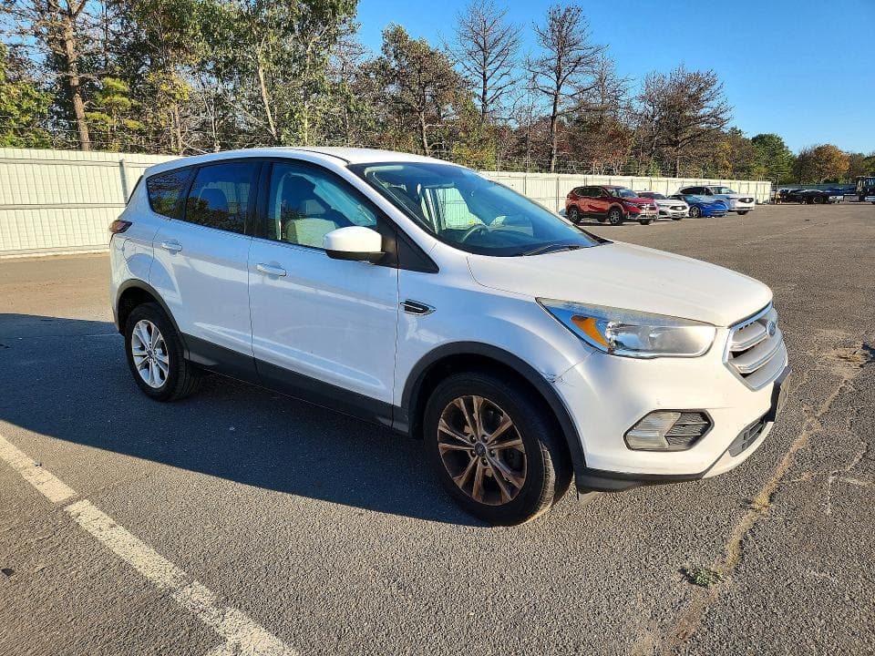 2017 FORD ESCAPE SE 4
